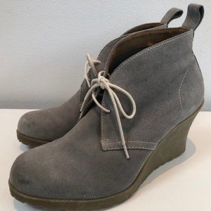 Dr. Martens gray suede booties, sz 8